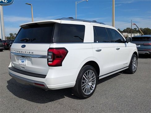 Certified 2022 Ford Expedition Platinum image 4