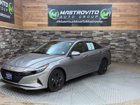 Used 2021 Hyundai Elantra SEL FWD image 5