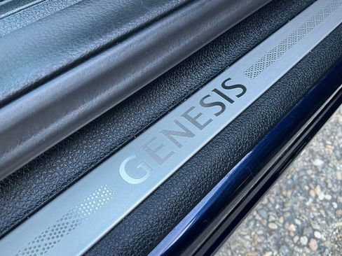Used 2022 Genesis GV70 3.5T Sport w/ Sport Advanced Package AWD/4WD image 34