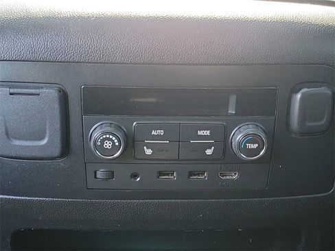 Used 2017 Chevrolet Suburban Premier image 16