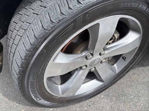 Used 2014 Jeep Grand Cherokee Overland w/ Advanced Technology Group image 3