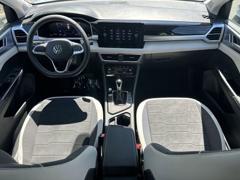 New 2026 Volkswagen Taos SE image 27