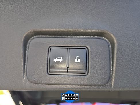 Used 2021 Nissan Rogue SV w/ Premium Package image 19