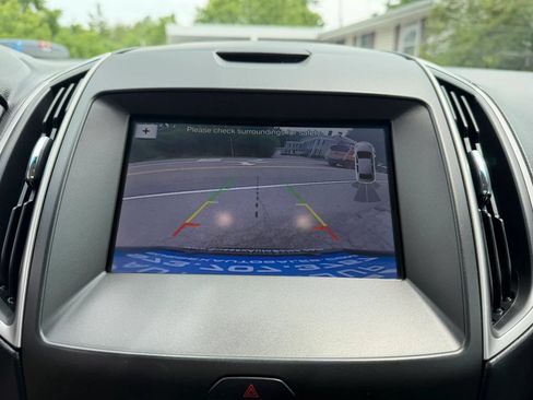 Used 2019 Ford Edge SEL w/ Equipment Group 201A AWD/4WD image 24