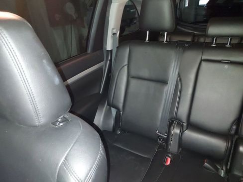 Used 2018 Toyota Highlander LE AWD/4WD image 12