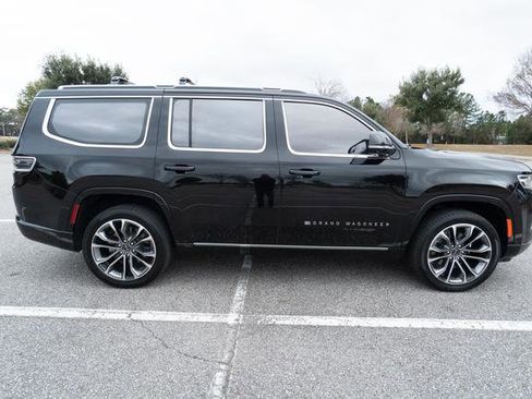 Used 2022 Jeep Grand Wagoneer Series III w/ Rear Seat Video Group 1 image 2