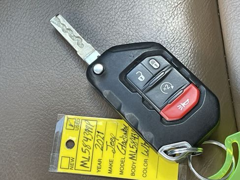 Used 2021 Jeep Gladiator Rubicon AWD/4WD image 32