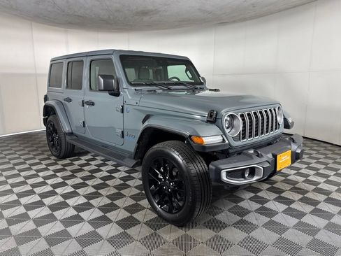 Certified 2025 Jeep Wrangler Unlimited Sahara AWD/4WD image 3