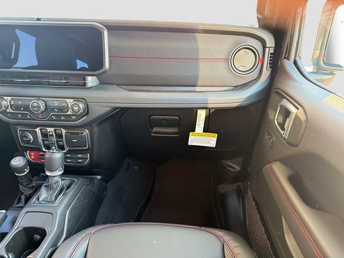 New 2026 Jeep Wrangler Unlimited Rubicon 392 w/ Quick Order Package 27X Moab AWD/4WD image 17