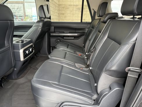 Used 2023 Ford Expedition Max XLT image 28