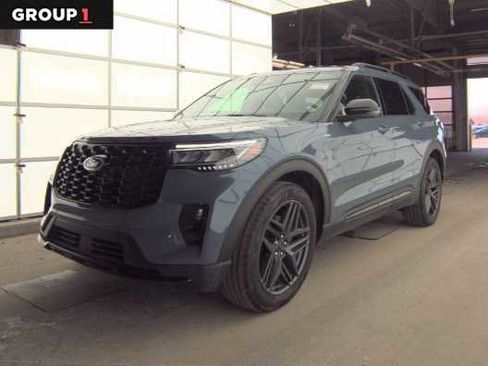 Used 2025 Ford Explorer ST-Line w/ Premium Package image 1
