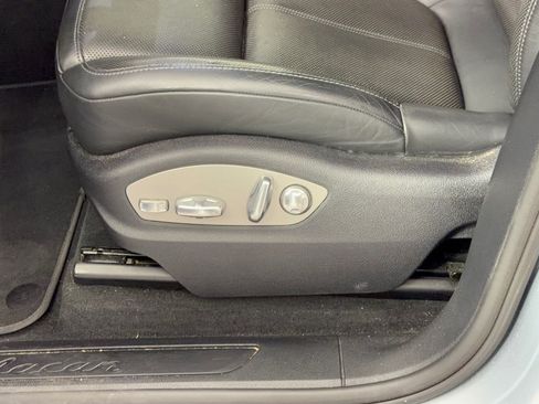 Used 2020 Porsche Macan AWD/4WD image 16