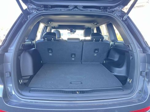 New 2025 Jeep Grand Cherokee Altitude image 9