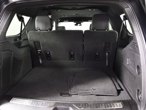 Used 2025 Chevrolet Suburban Z71 image 53