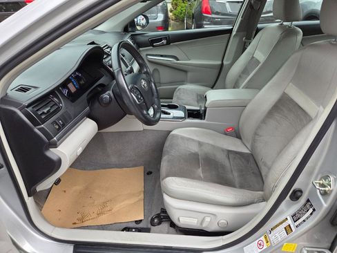Used 2014 Toyota Camry XLE w/ Leather Package FWD image 16