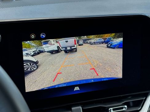 Used 2025 Chevrolet Equinox LT image 17