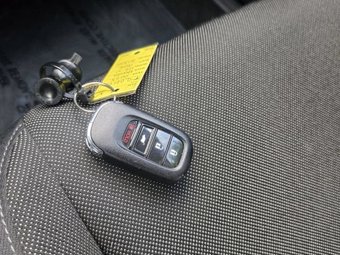 Used 2025 Honda CR-V LX image 17
