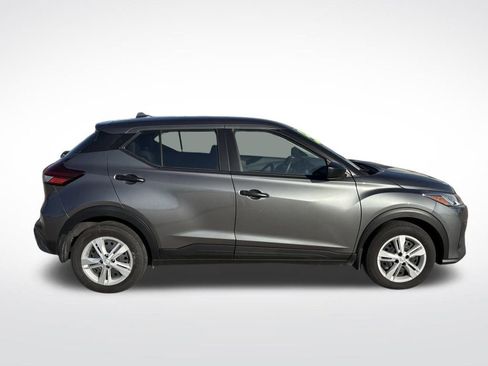 Used 2025 Nissan Kicks Play S image 8