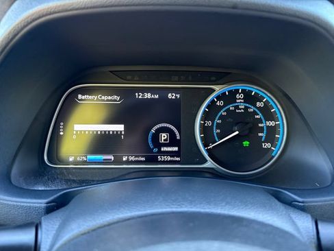 Used 2025 Nissan Leaf S FWD image 13