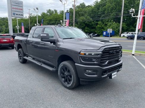 New 2026 RAM 2500 Laramie AWD/4WD image 2