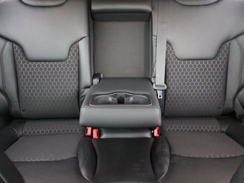 Used 2020 Jeep Compass Latitude image 36