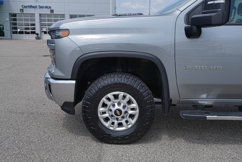 Used 2025 Chevrolet Silverado 2500 LT w/ Convenience Package AWD/4WD image 12