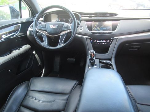 Used 2019 Cadillac XT5 Platinum AWD/4WD image 13