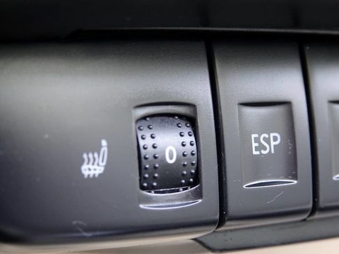 Used 2008 Volkswagen Beetle SE FWD image 6