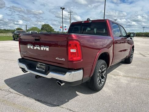 Used 2025 RAM 1500 Laramie AWD/4WD image 5