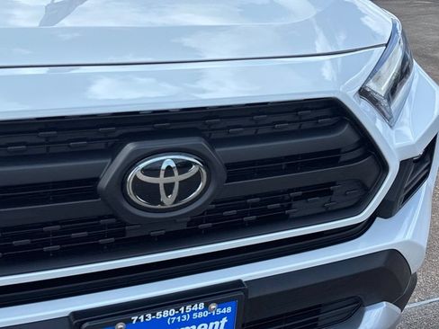 Used 2024 Toyota RAV4 Adventure AWD/4WD image 4