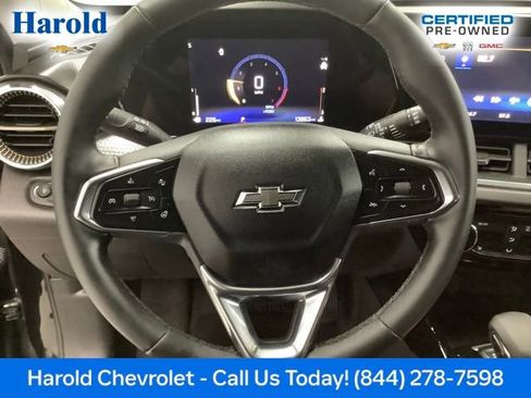 Certified 2025 Chevrolet Trax ACTIV FWD image 16