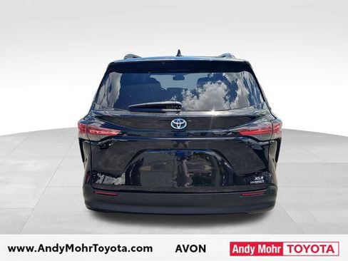 Used 2021 Toyota Sienna XLE w/ XLE Plus Package FWD image 6