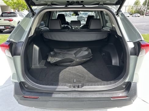 Used 2021 Toyota RAV4 XLE Premium image 32