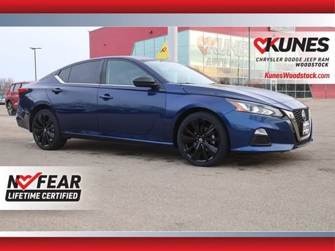 Used 2022 Nissan Altima 2.5 SR image 1
