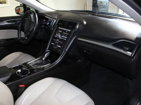 Used 2016 Ford Fusion Titanium AWD/4WD image 27