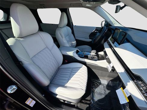 New 2026 Mitsubishi Outlander SEL image 30