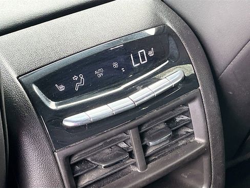 Used 2022 Cadillac XT5 Premium Luxury image 25