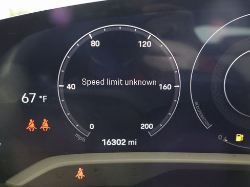 Used 2021 Porsche Taycan Turbo image 17