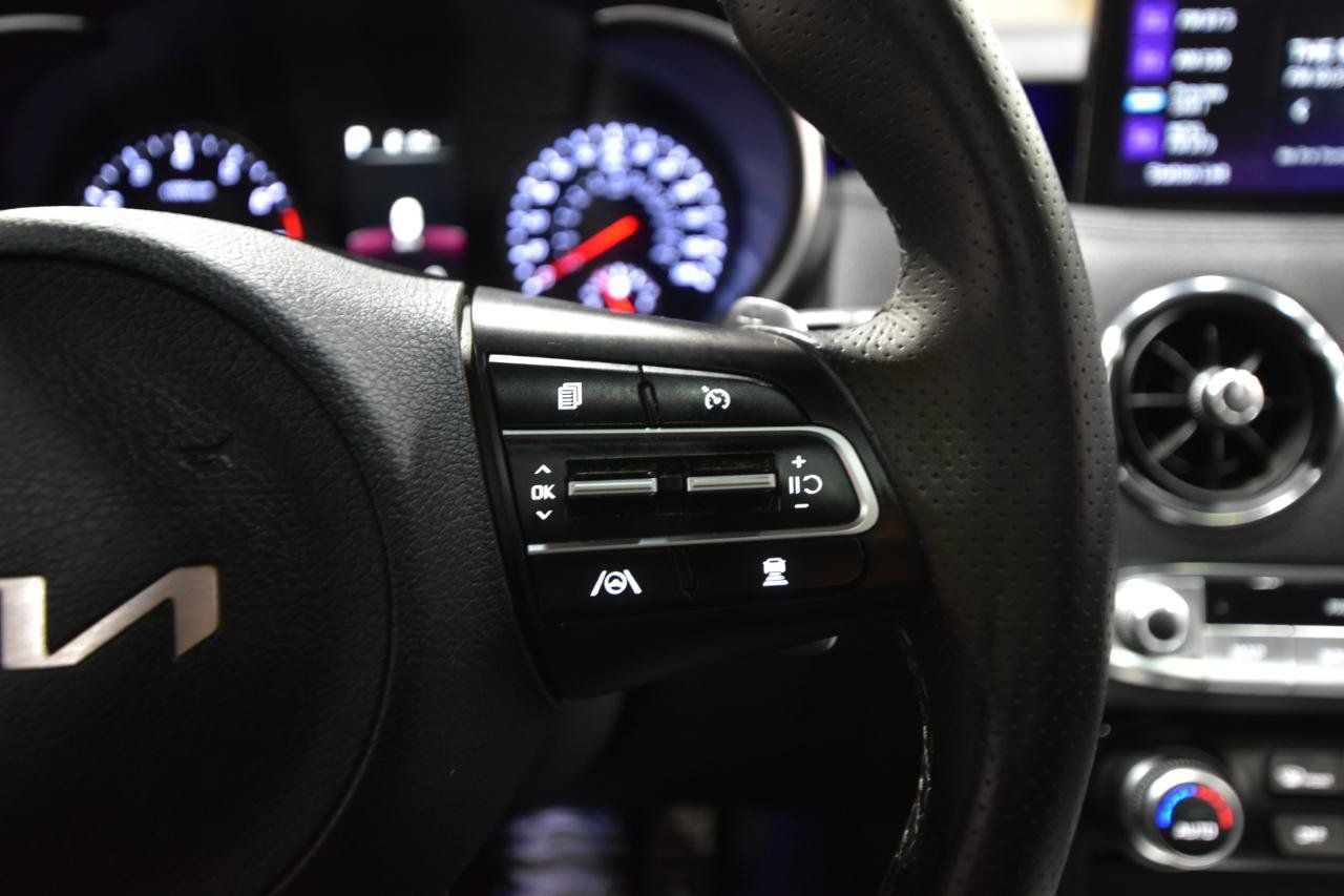 Used 2022 Kia Stinger GT1 AWD/4WD image 16