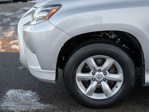 Used 2016 Lexus GX 460 image 9