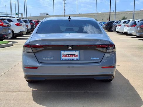 Used 2025 Honda Accord SE image 6