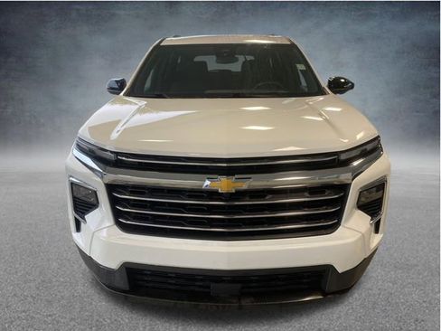 Used 2025 Chevrolet Traverse LT FWD image 10