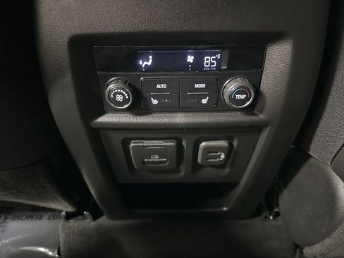 Used 2021 Chevrolet Traverse Premier w/ Redline Edition image 40