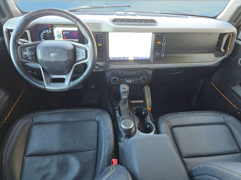 Used 2022 Ford Bronco Badlands image 13