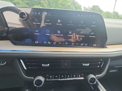 New 2026 Chevrolet Tahoe High Country AWD/4WD image 17
