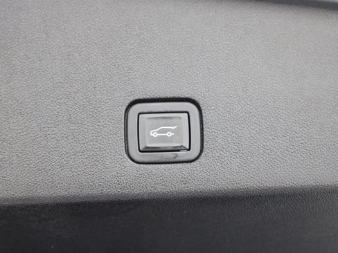 Certified 2024 Cadillac XT6 Luxury image 26