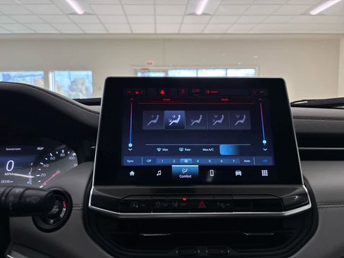 Used 2023 Jeep Compass Limited w/ Sun and Sound Group image 35