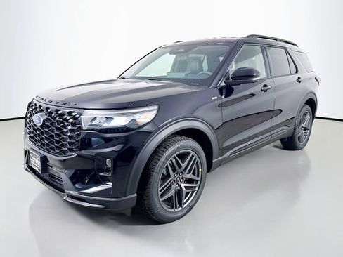 New 2026 Ford Explorer ST-Line w/ ST-Line Street Pack image 3