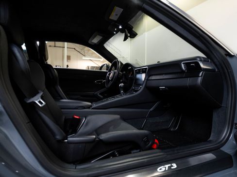 Used 2018 Porsche 911 GT3 image 25
