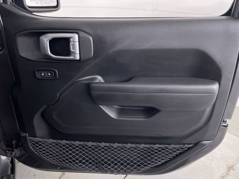 Used 2019 Jeep Wrangler Unlimited Sport S AWD/4WD image 22